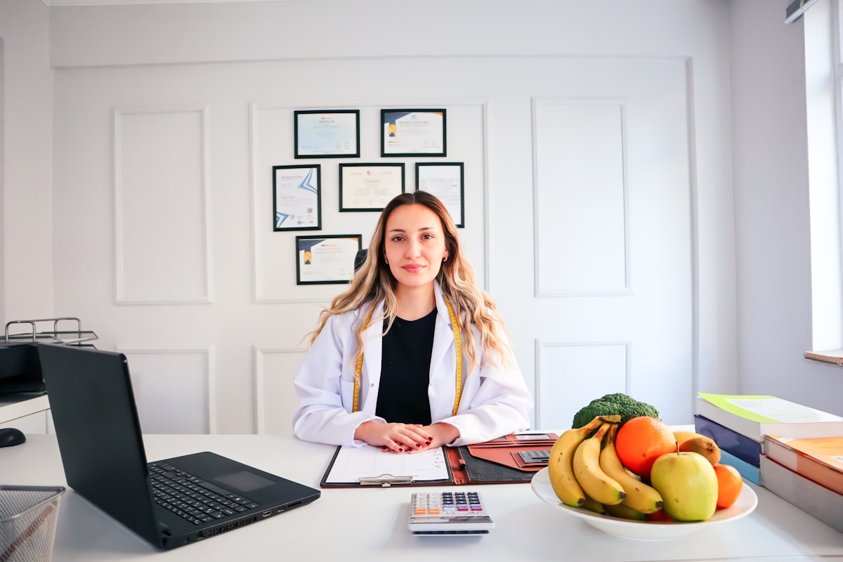 Article about healthy snacking between meals